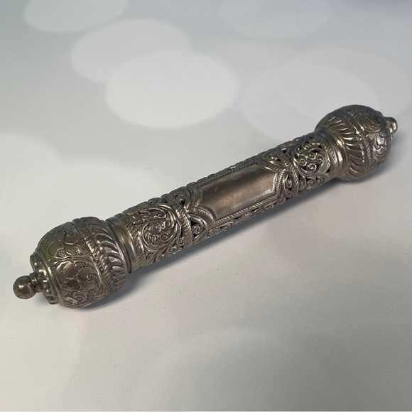 Other - Antique Ornate Scroll Holder – 7” – Unmarked Silver Tone